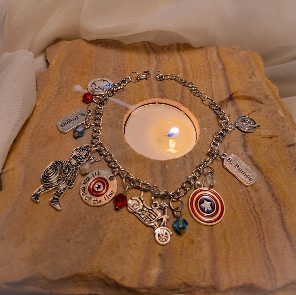 NWT CAPTAIN AMERICA BRACLET